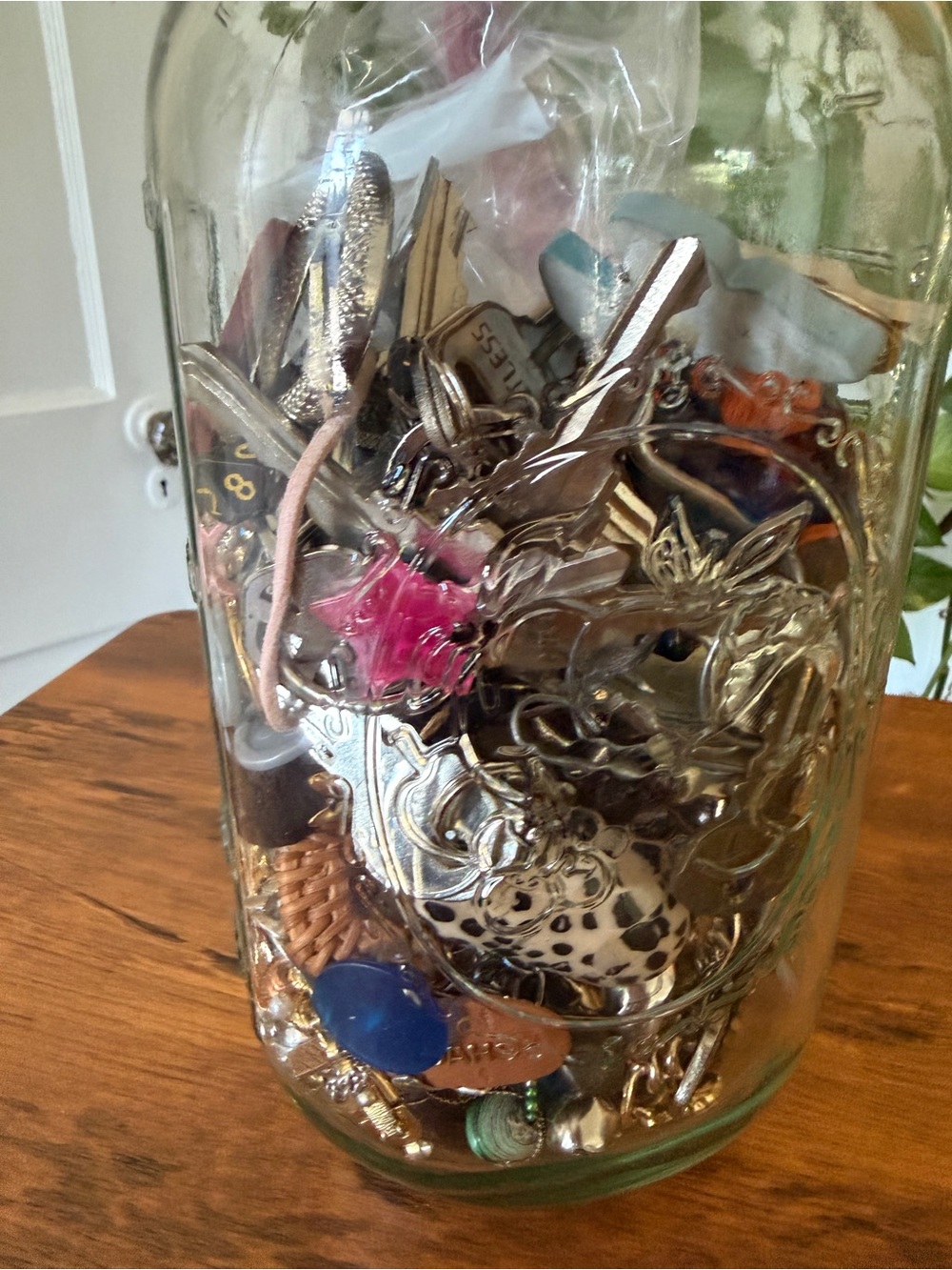 x-large mason jar of trinkets - metal toys, jewelry - Picture 16 of 16